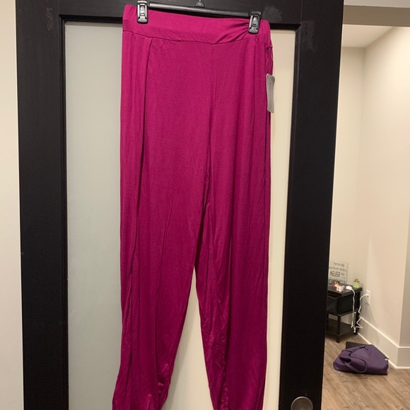 Magenta elastic pants - Picture 2 of 4
